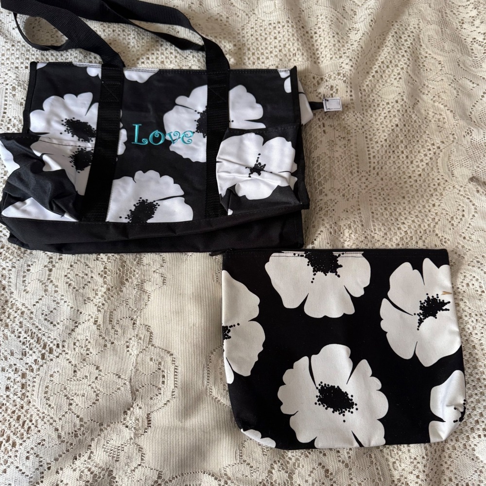 Thirty One Utility Tote and Zipper Pouch Set Black White Floral Organizer love